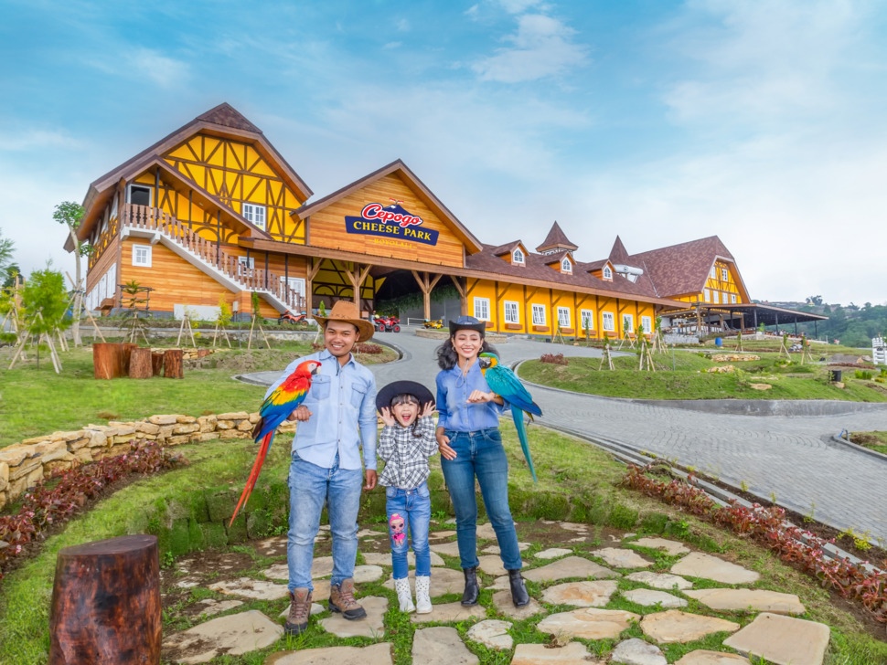 DAIRYLAND | Dairyland | Taman Wisata Keluarga Edukatif Dan Seru